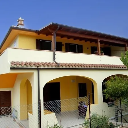 לינה וארוחת בוקר Casa Del Sole קאלה גונונה